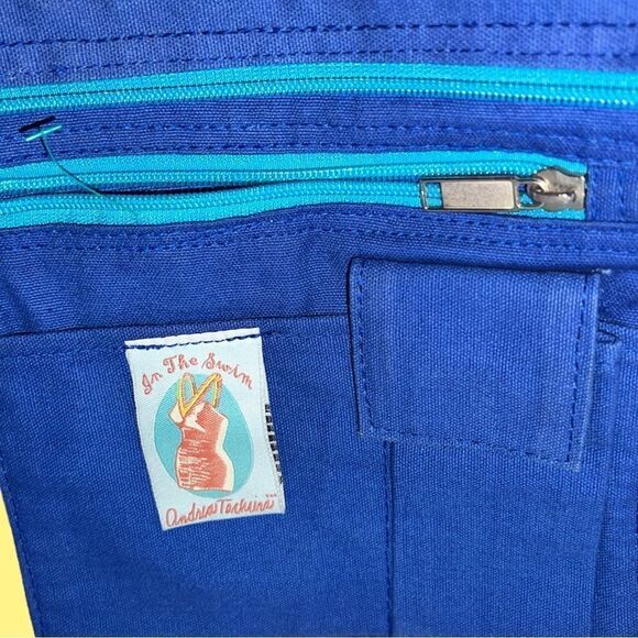 Turtle design tote bag! Great for shopping, pool or beach!Stock photo is first - Picture 8 of 10